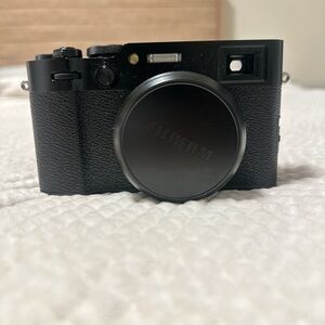 Fujifilm X100VI Black Sleek Black Digital Camera